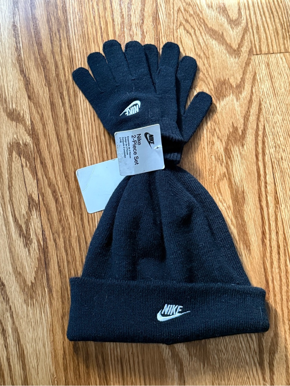 NWT Nike Boys  Black Beanie and Gloves Set